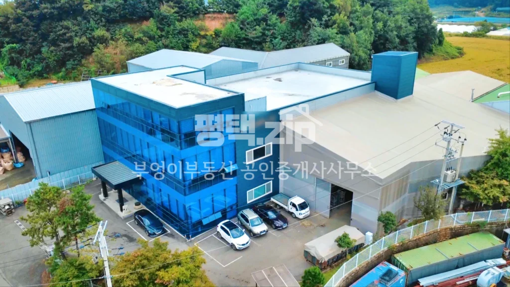 [평택시 청북읍 공장 매매] 사옥형 고전력 공장 매매 (No.20277) - 즉시입주가능 특징 - 상세 전경 - 확대 보기 1
